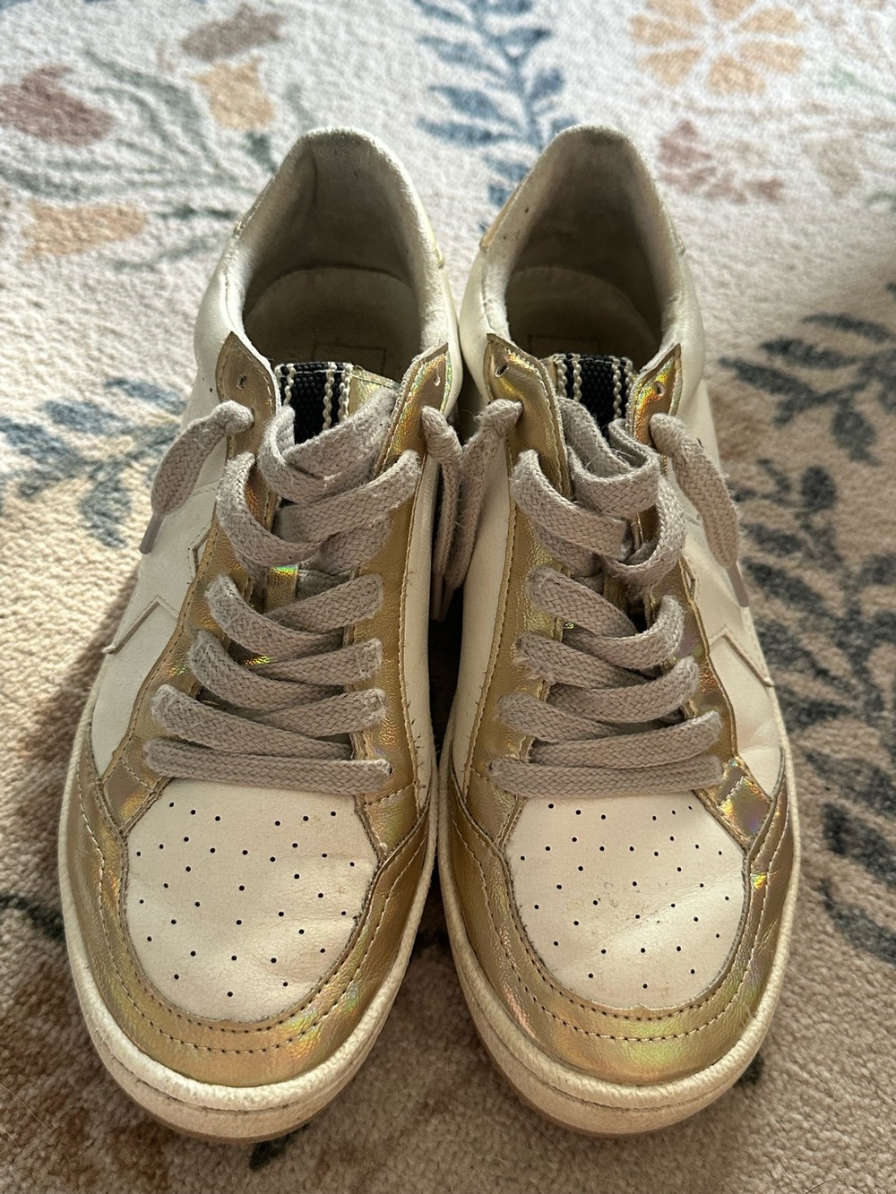 ShuShop Women's Off White and Gold Low-Top Lace-Up Sneakers